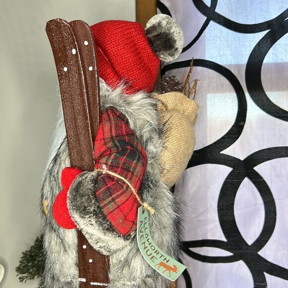 Ellsworth Avenue decorative skiing, Santa Claus with porcelain face - Picture 6 of 16